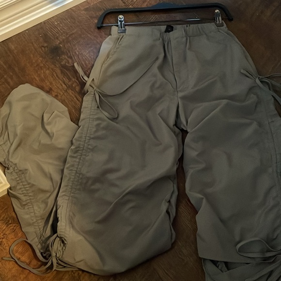 Baggy Parachute Pants for Women Low Waist Ruched Cargo Pants - Picture 4 of 9